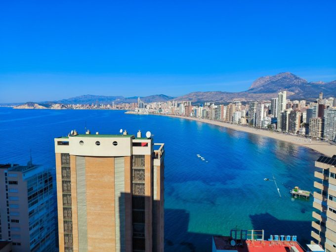 Estudio con vistas impresionantes al mar a 250m de la Playa de Levante – 