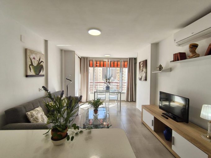 Apartamento en zona del Rincon de Loix. 1 dormitorio. parking y piscina.