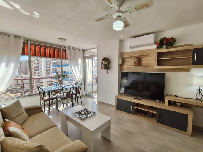 Apartamento en zona del Rincon de Loix. Reformado. 1 dormitorio, 1 baño. Parking, piscina.
